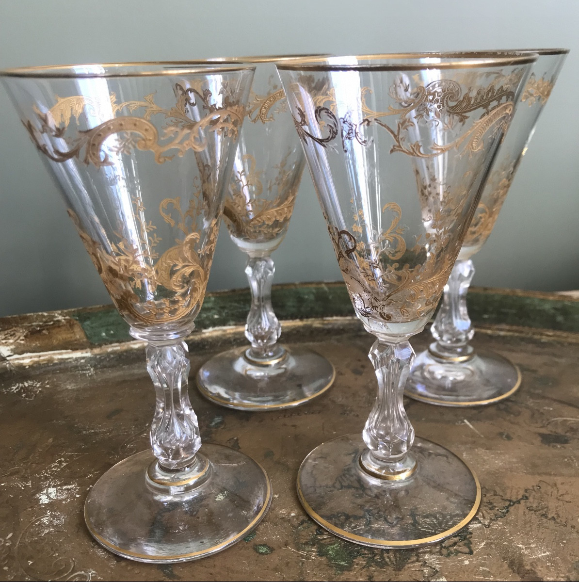 Quatre verres à vin blanc Cristallerie de Saint Louis fin XIX ème siècle 