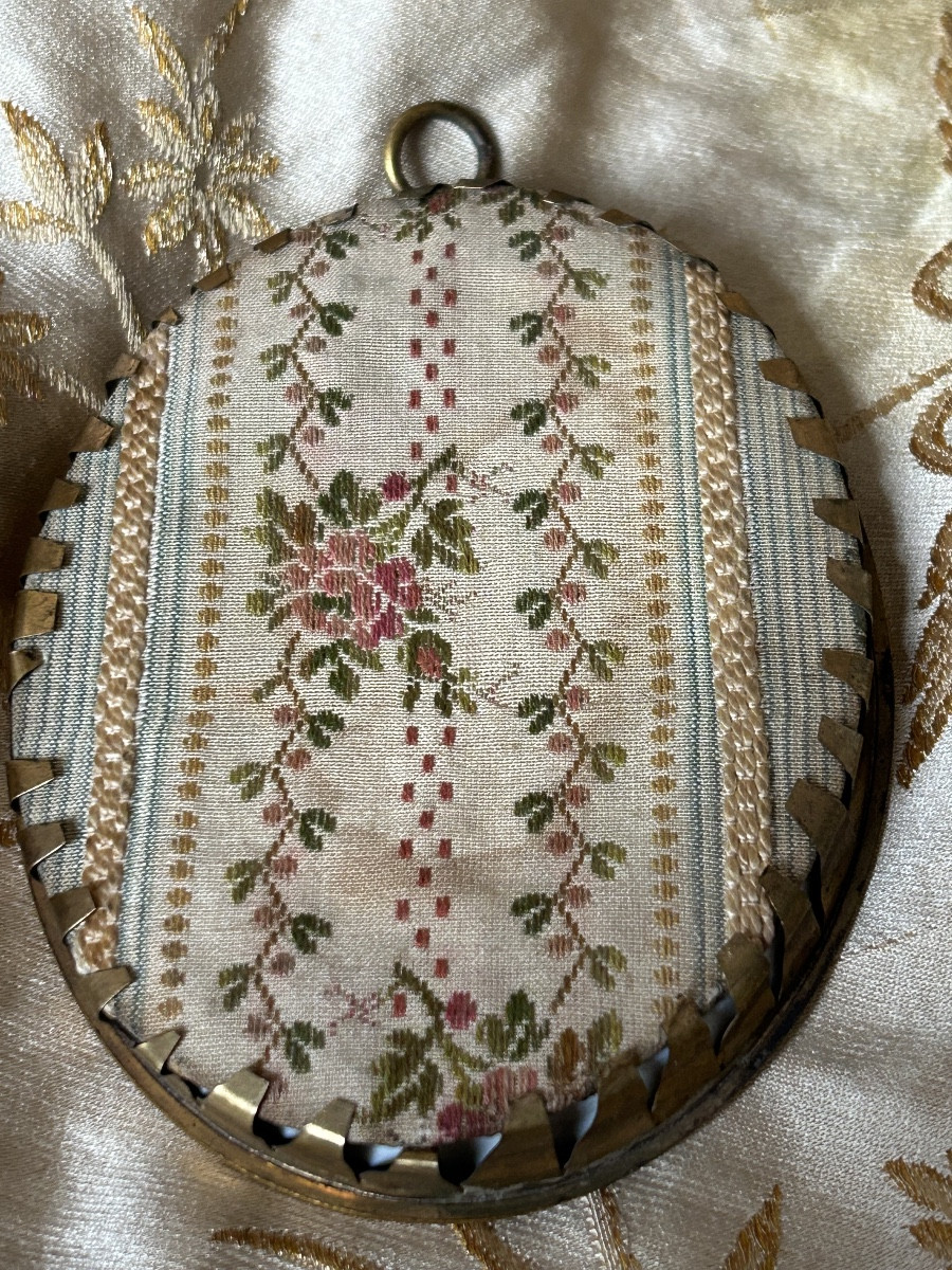 Médaillon Wedgwood en jasperware bleu pâle de la première partie du XIX ème siècle -photo-3