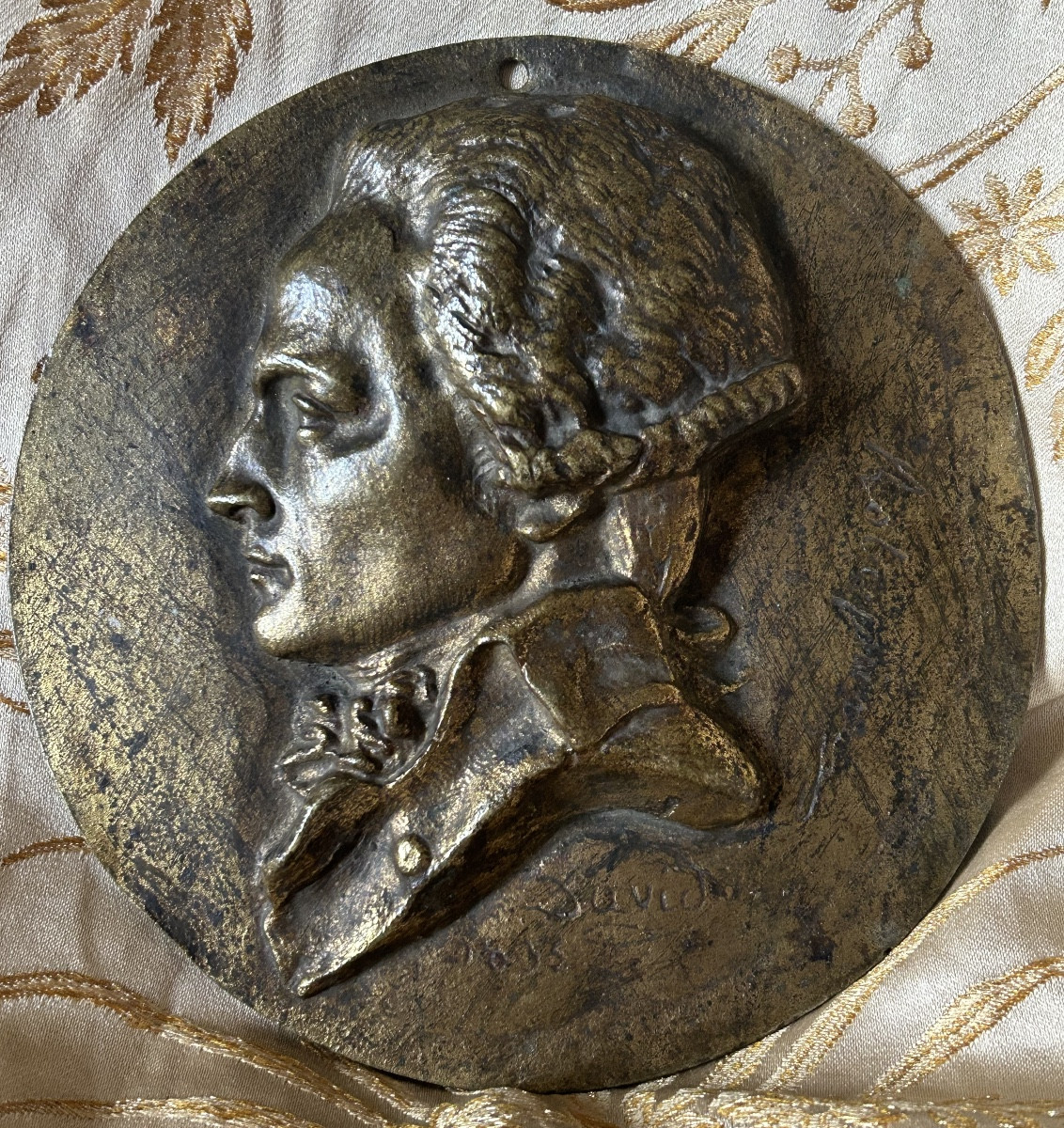 Médaillon en bronze portrait de Maximilien Robespierre daté de 1835 d’après David d’Angers 