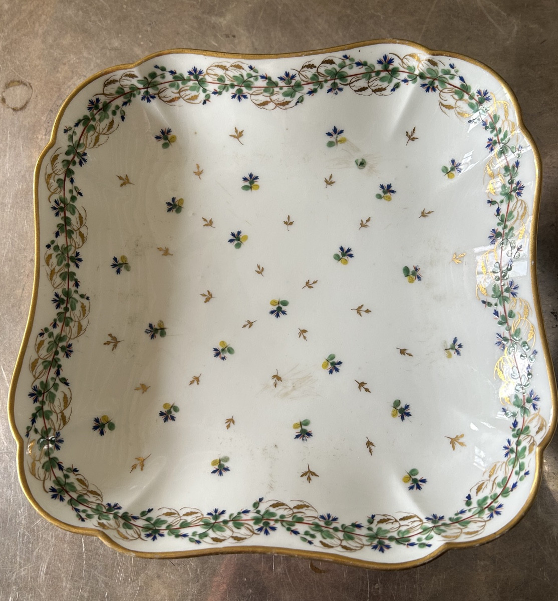 Ensemble de 10 pièces en porcelaine Manufacture de Monsieur , Clignancourt,barbeaux vers 1785-photo-3