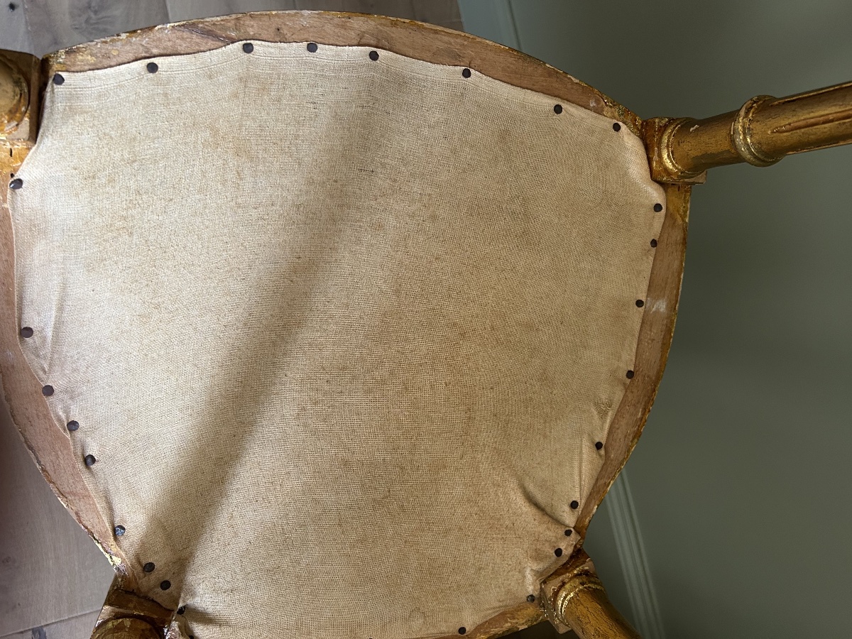 Paire de petites chaises de théâtre de style Transition Louis XVI en bois doré -photo-6
