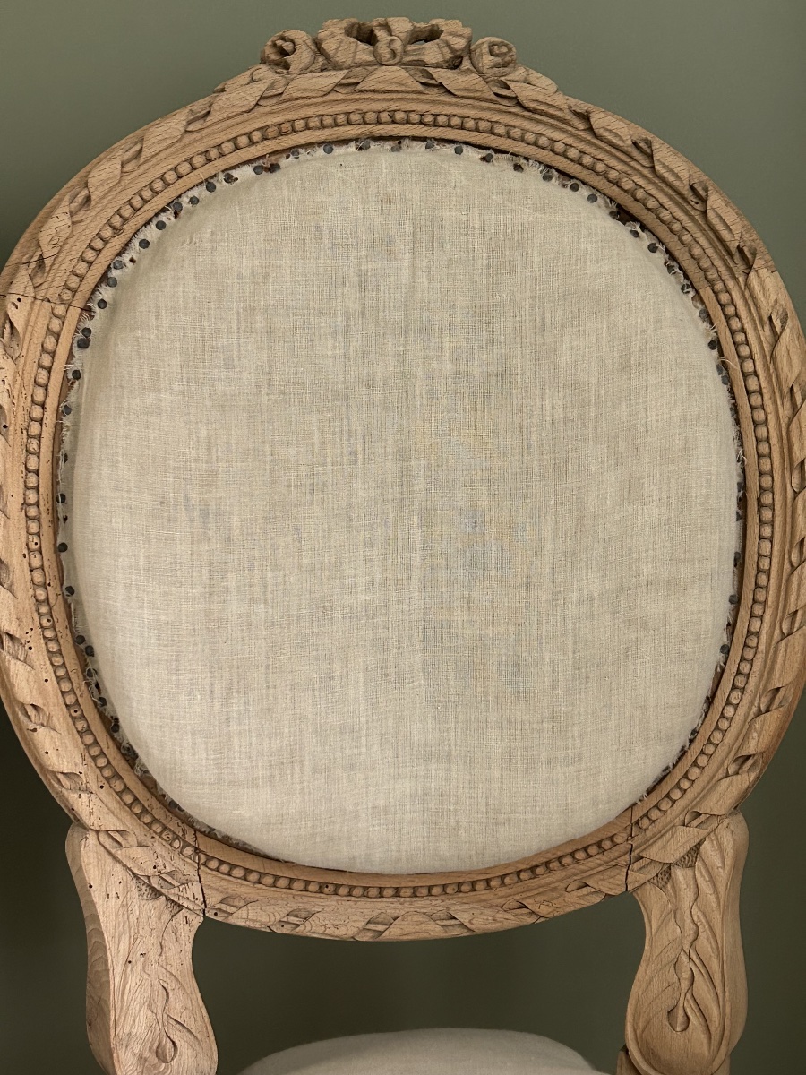 Paire de chaises avec dossier à médaillon de style Louis XVI-photo-2