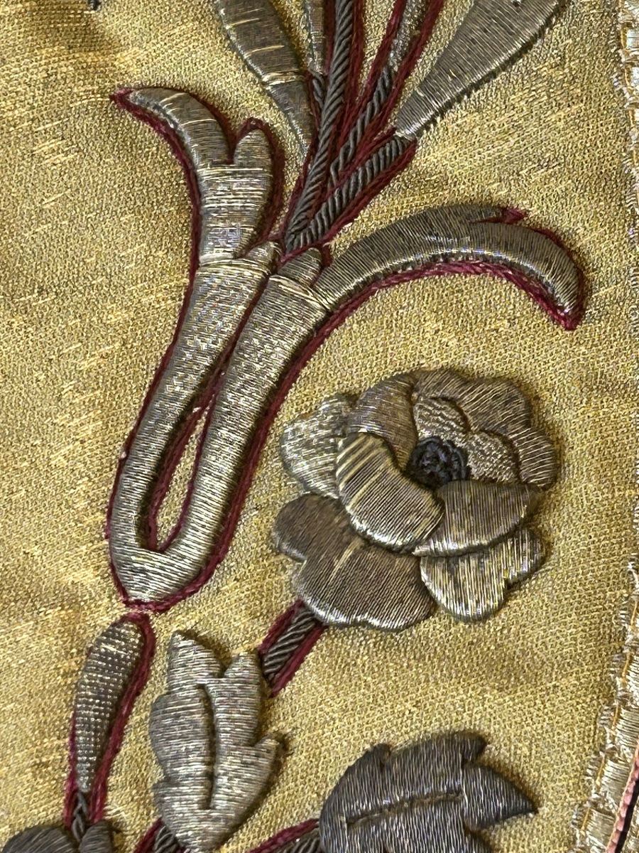 Hood For A Religious Habit Made Of Gold Thread, Late 18th Century -photo-1