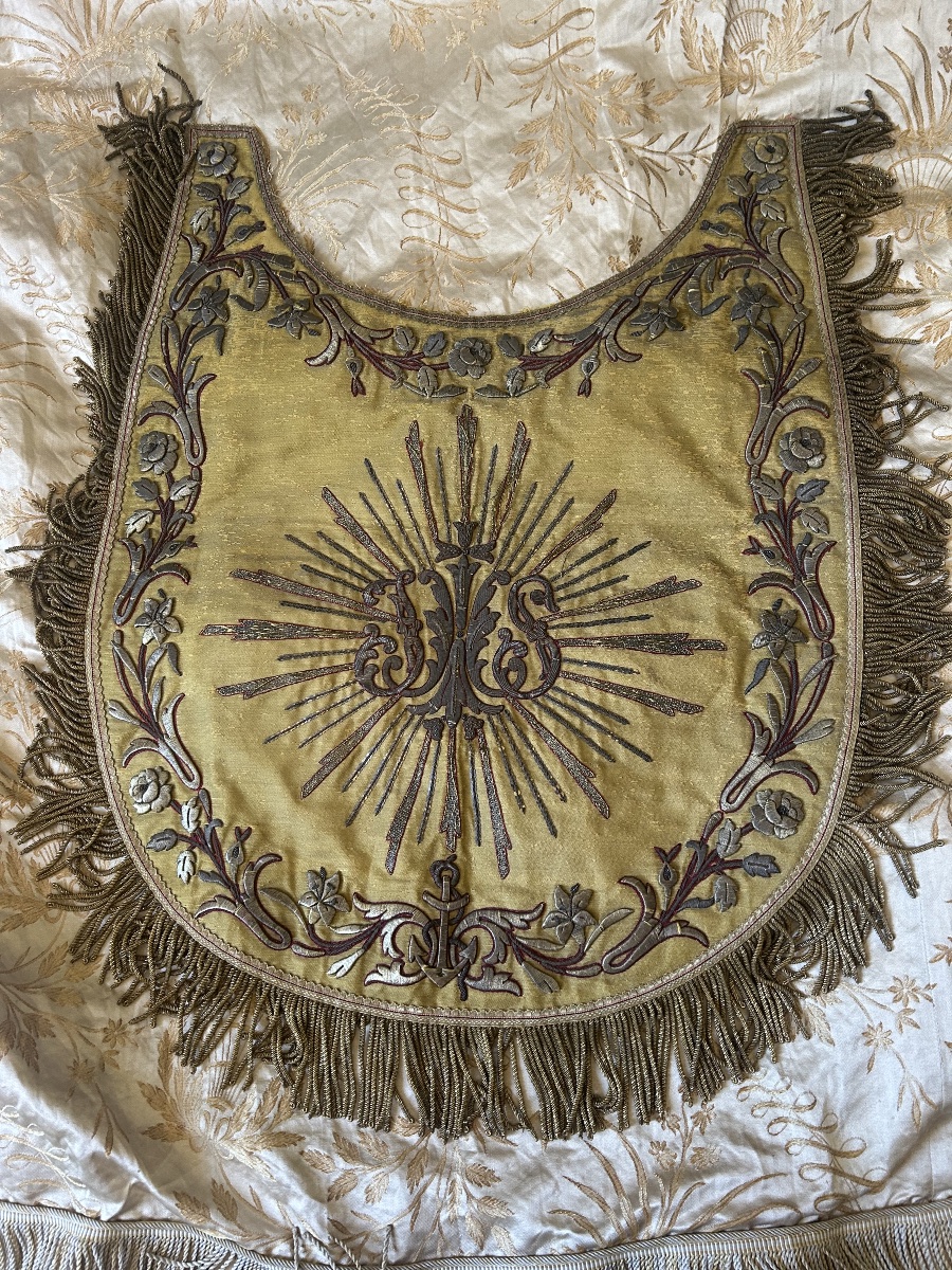 Hood For A Religious Habit Made Of Gold Thread, Late 18th Century 