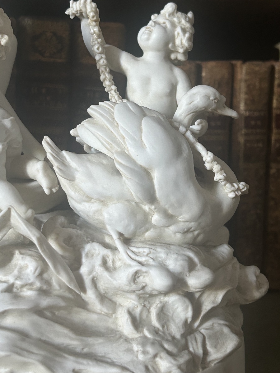 Groupe en biscuit de porcelaine Le Char de Vénus époque fin XIX ème siècle -photo-2
