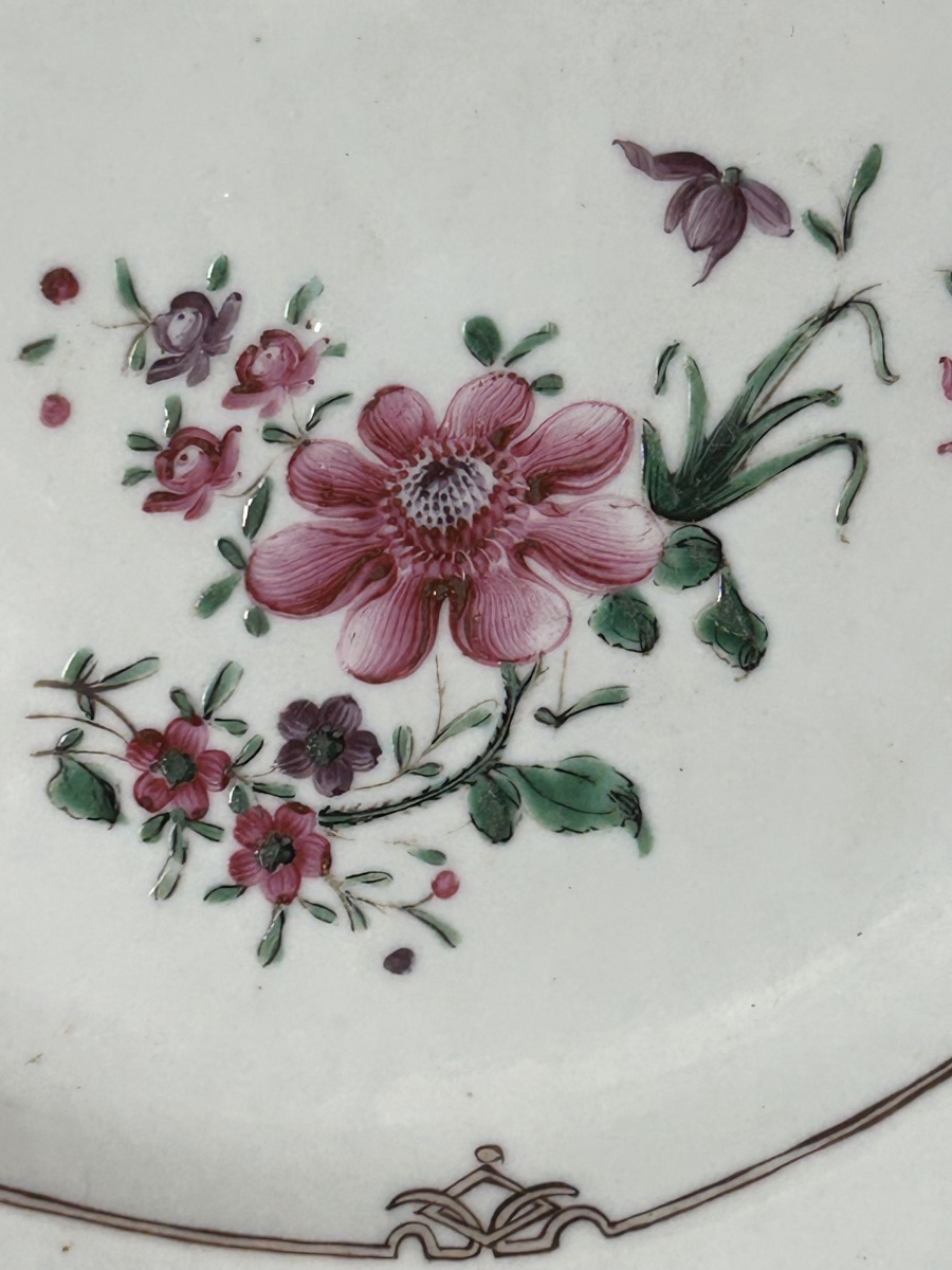 Paire d’assiettes en porcelaine de la Compagnie des Indes Epoque XVIII ème siècle -photo-3