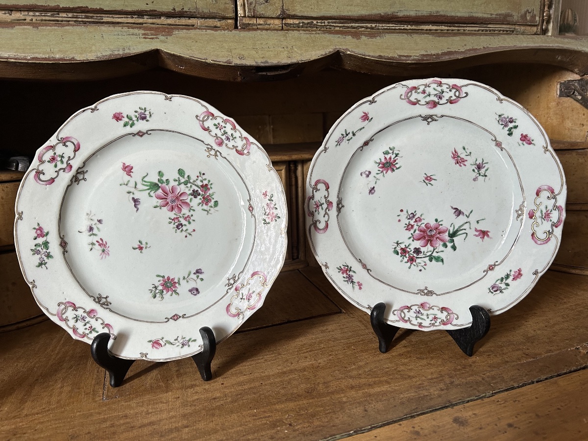 Paire d’assiettes en porcelaine de la Compagnie des Indes Epoque XVIII ème siècle 