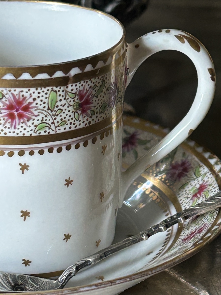 Petite tasse litron en porcelaine Manufacture de Clignancourt Epoque Deruelle vers 1775-photo-2