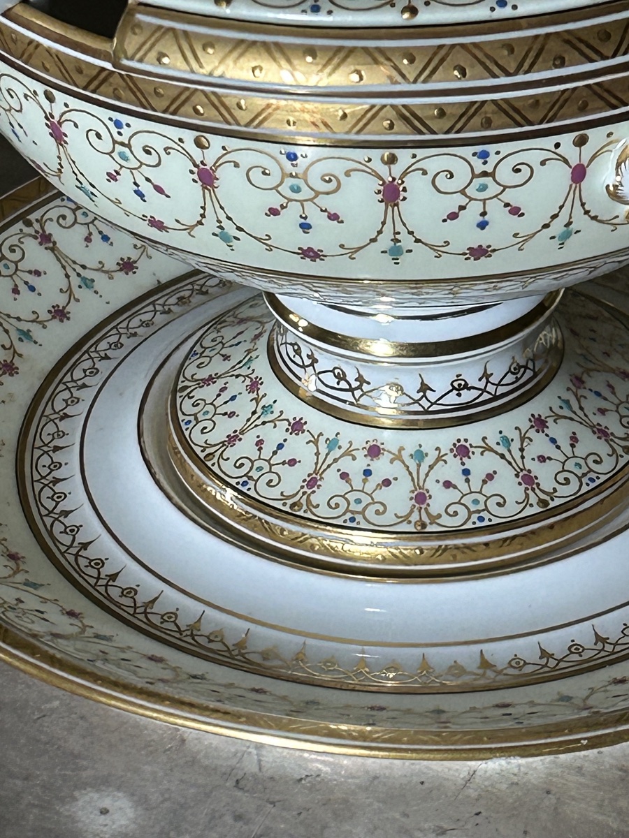 Partie de service en porcelaine Wahliss Wien fin du XIX ème siècle inspiration néoclassique -photo-3