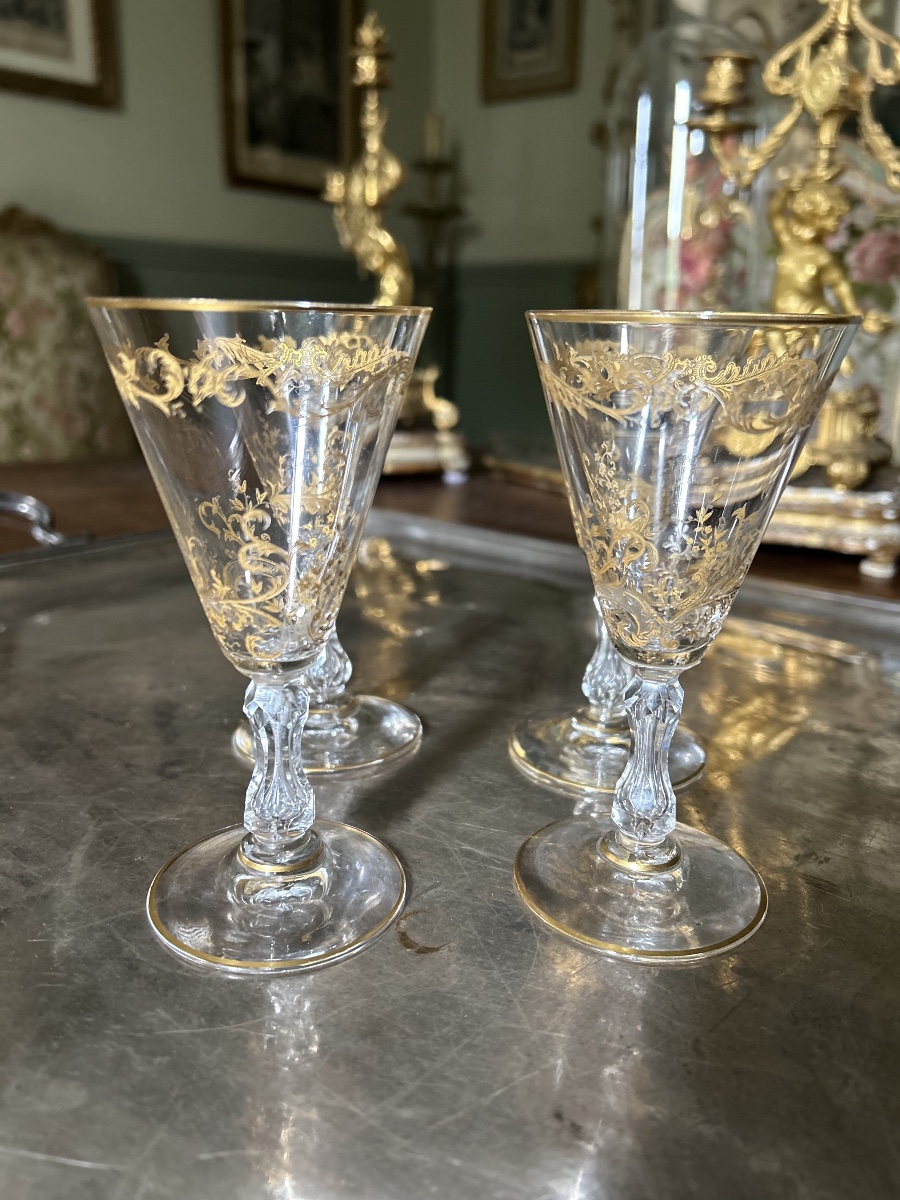 Ensemble de 4 verres à vin Cristallerie de Saint Louis Epoque fin du XIX ème siècle 