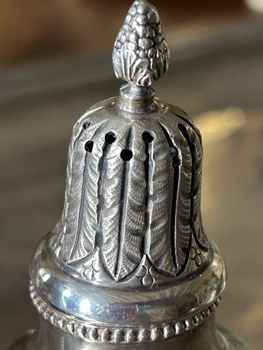 Paire de saupoudreuses de style Louis XV Régence Époque fin XIX ème siècle -photo-2