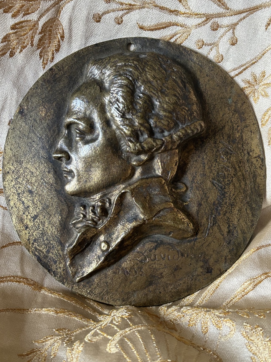 Médaillon en bronze profil de Maximilien Robespierre d’après David d’Angers 1835