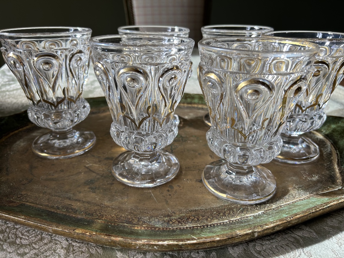 Suite de 6 verres ou gobelets sur pied en cristal de baccarat époque Charles X Louis Philippe