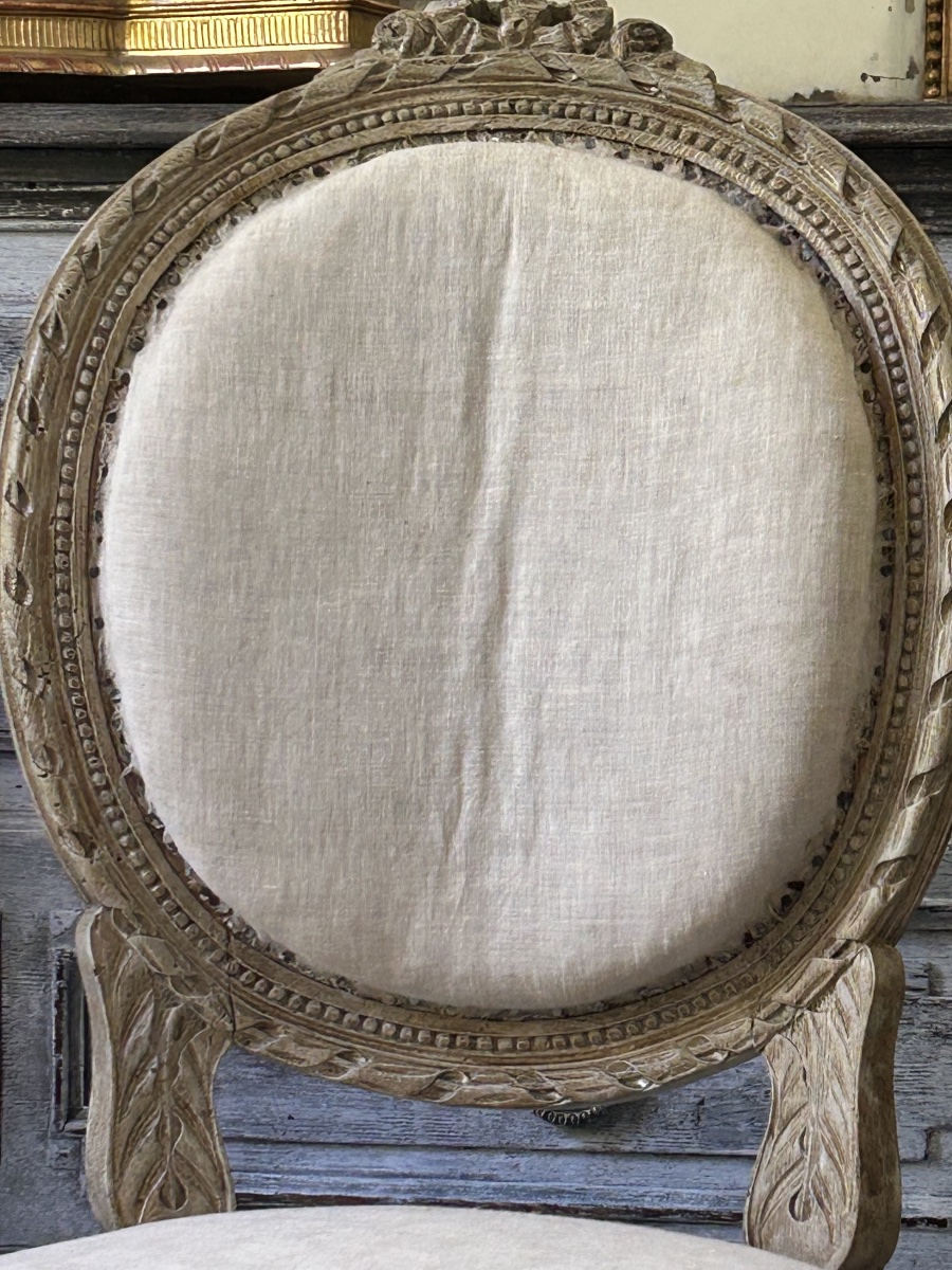 Paire de chaises à médaillon de style Louis XVI travail du XIX ème siècle -photo-2