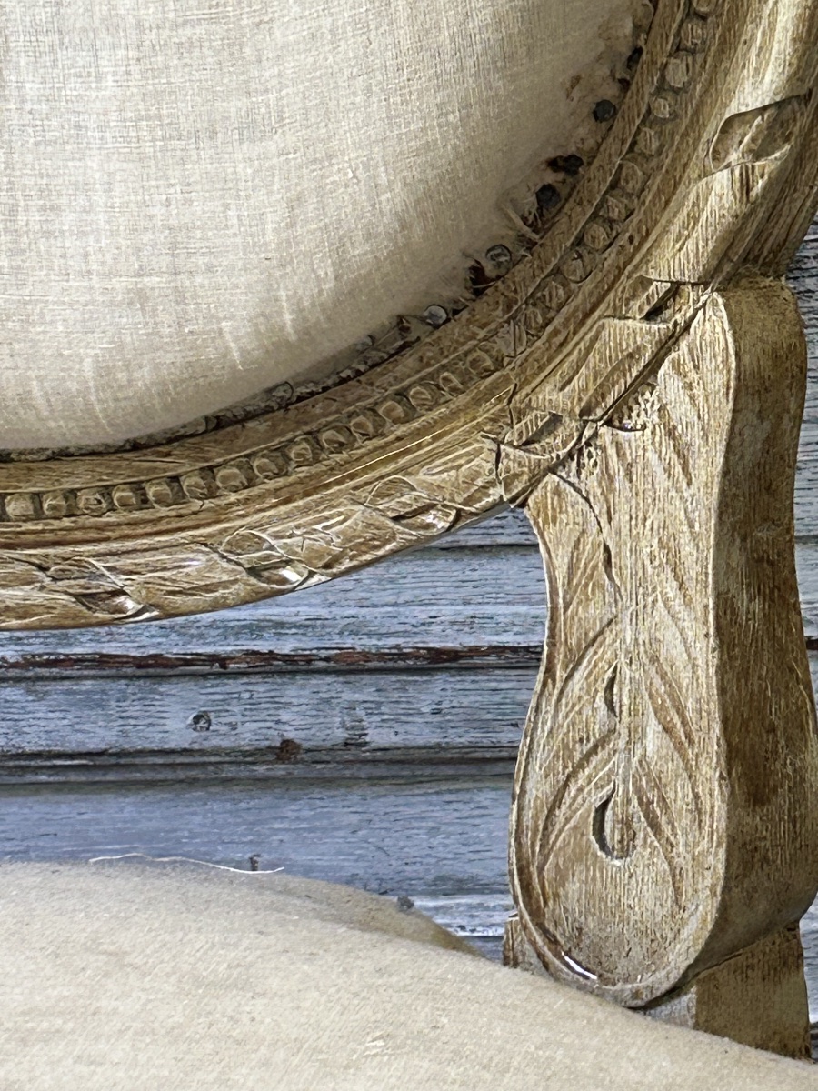 Paire de chaises à médaillon de style Louis XVI travail du XIX ème siècle -photo-4