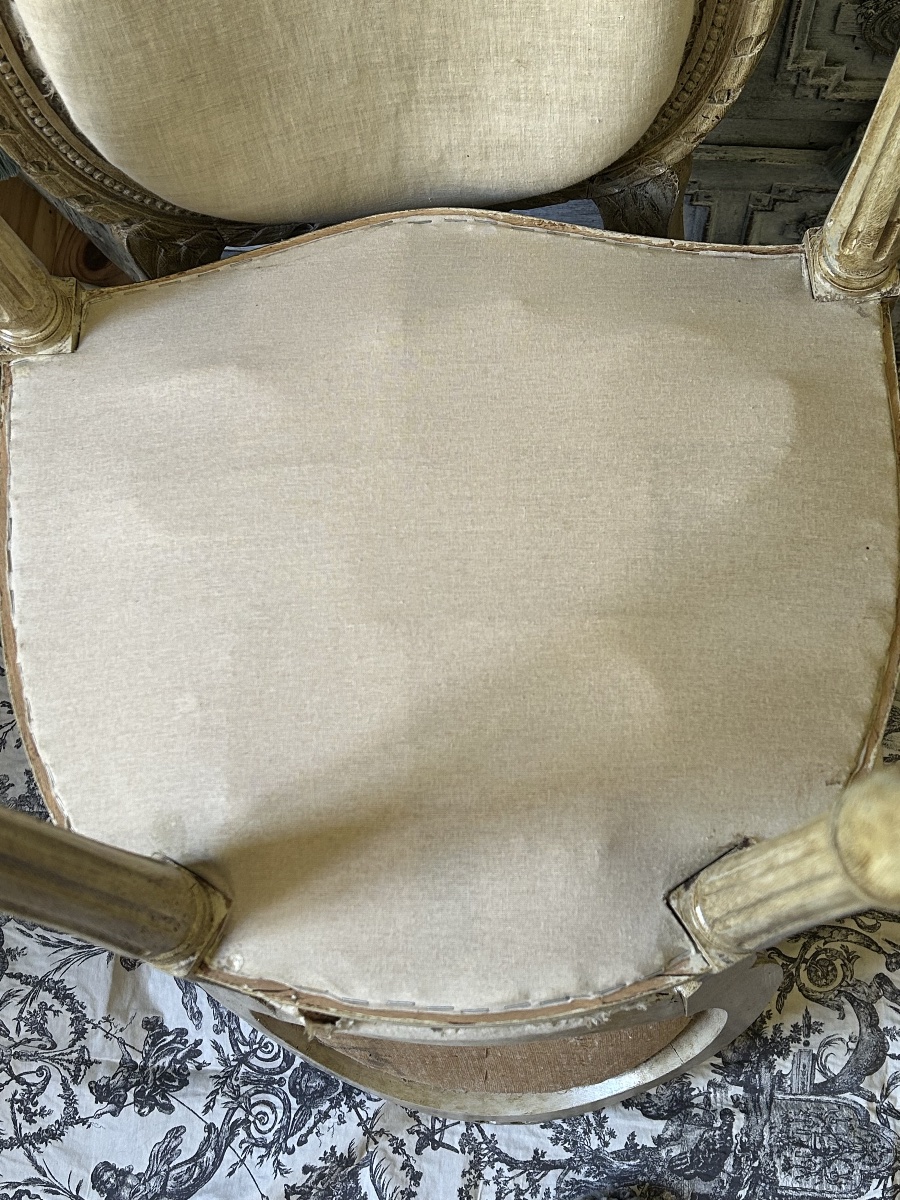 Paire de chaises à médaillon de style Louis XVI travail du XIX ème siècle -photo-2