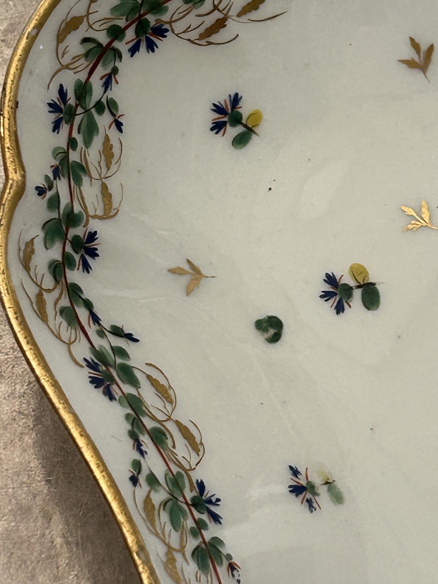 Pair Of Paris Porcelain Fruit Bowls With A Barbel Design, Louis XVI Period -photo-3