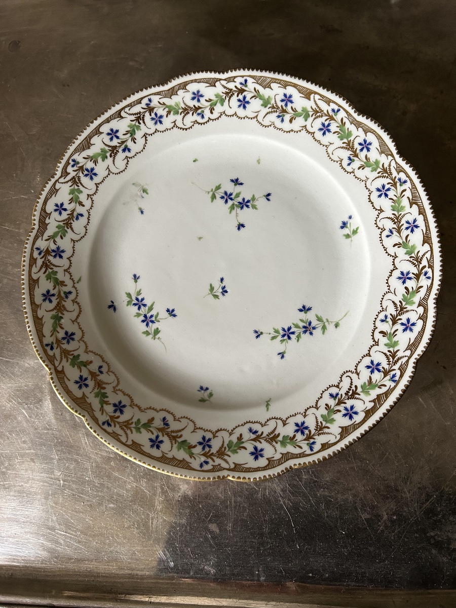 Suite de 6 assiettes en porcelaine Manufacture de Clignancourt dite de Monsieur vers 1785-photo-2