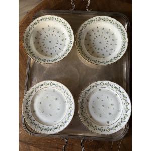 Set Of 4 Paris Porcelain Plates Attributed To The Manufacture De La Reine, Circa 1790