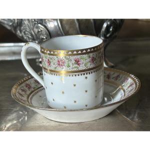 Petite tasse litron en porcelaine Manufacture de Clignancourt Epoque Deruelle vers 1775