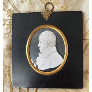 Miniature Portrait de profil d’un Incroyable sous le Directoire entourage d’Isabey vers 1795
