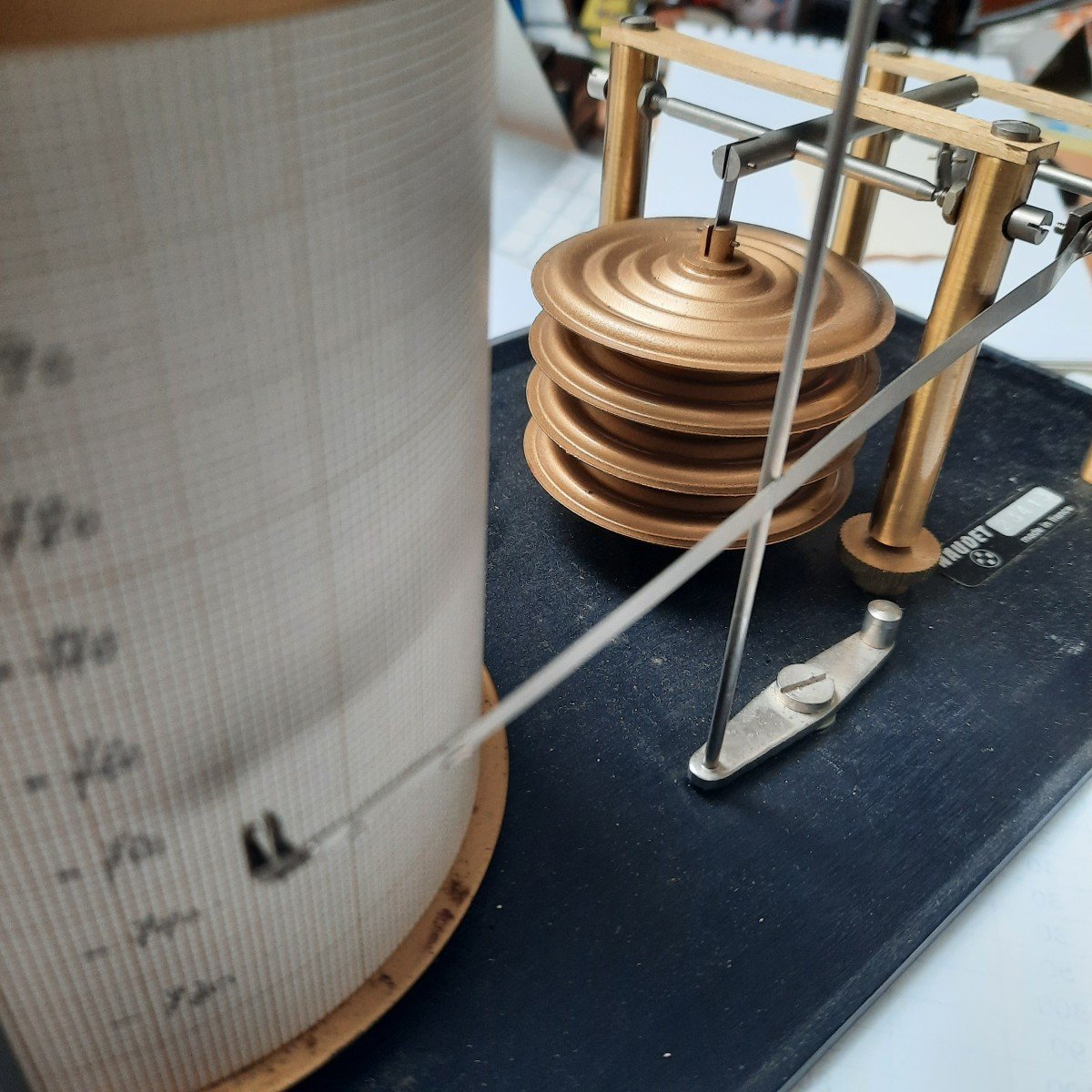 Naudet Barograph In Display Case-photo-5