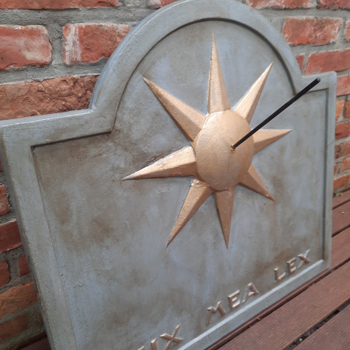 Lux Mea Lex Sundial-photo-2