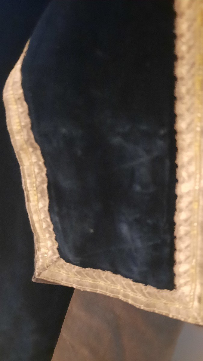 Old Priestly Pluvial And Sacred Heart In Gold Thread-photo-4