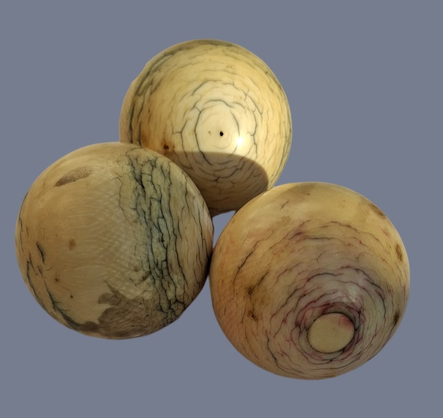 Trois Boules De Billard Du XIXe Siècle