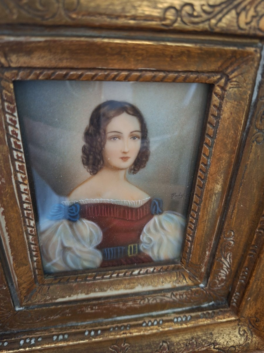 Diaphanous Portrait Of An Elegant Woman-photo-3