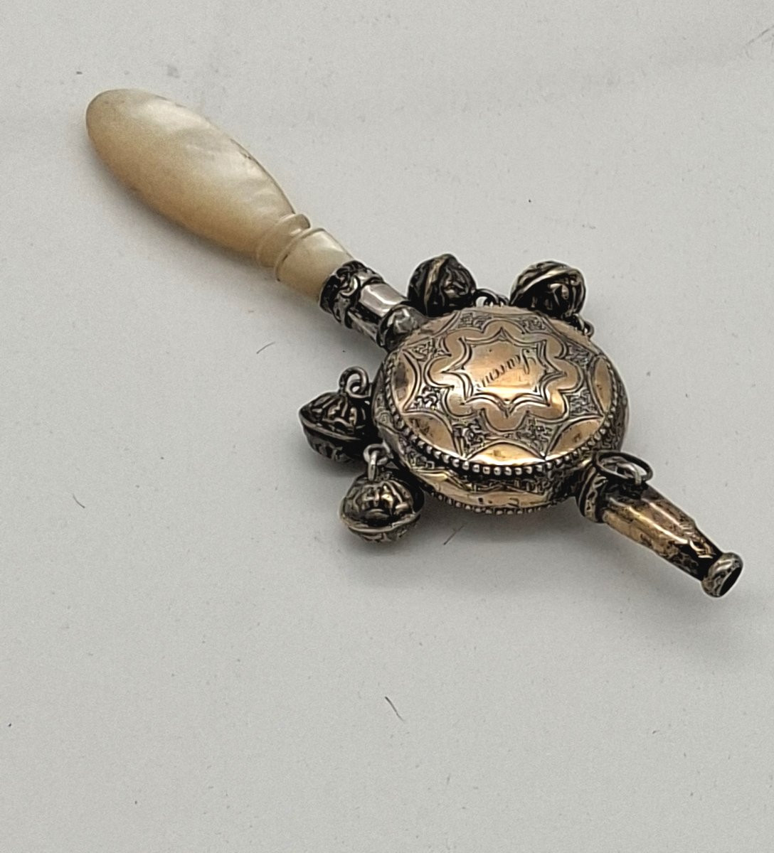 HOCHET SIFFLEUR ARGENT ET NACRE DE LA NOUNOU-photo-4