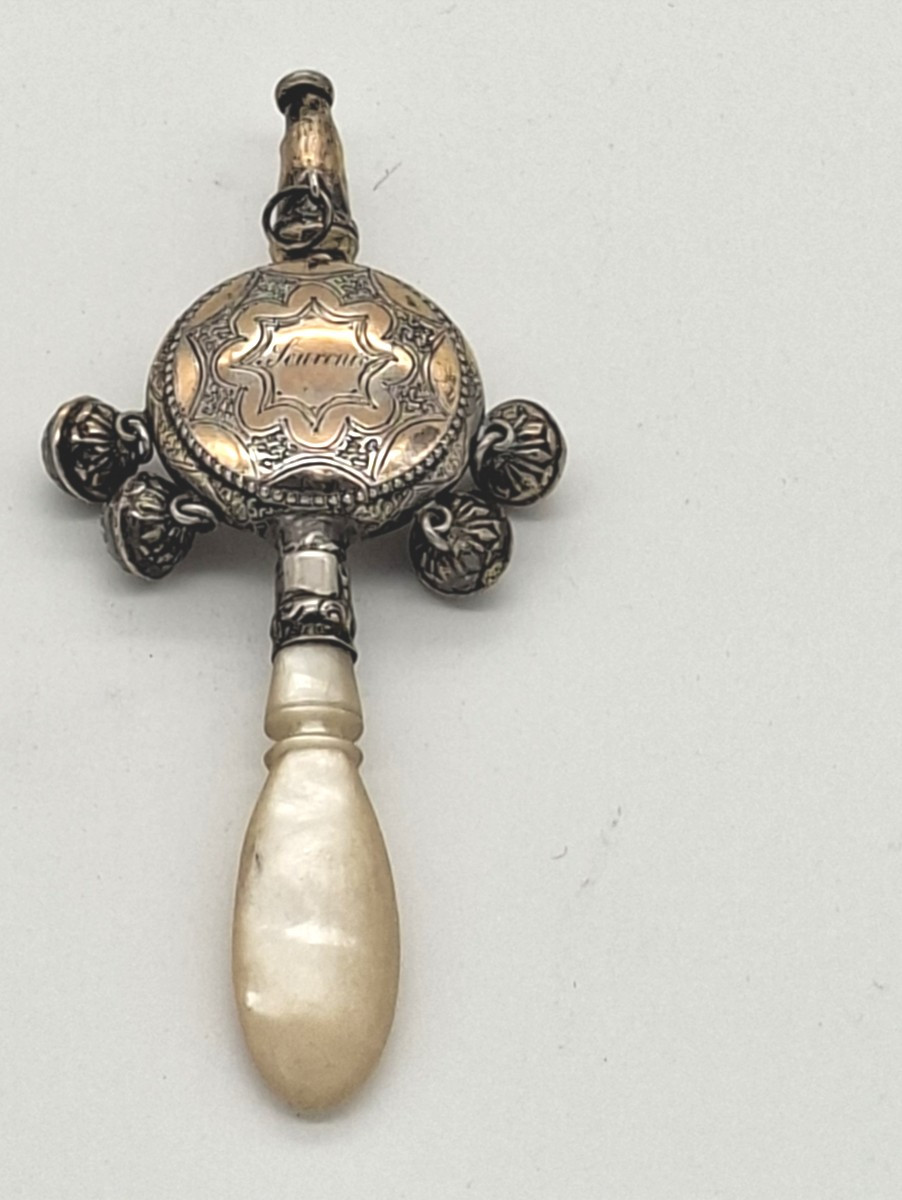 HOCHET SIFFLEUR ARGENT ET NACRE DE LA NOUNOU