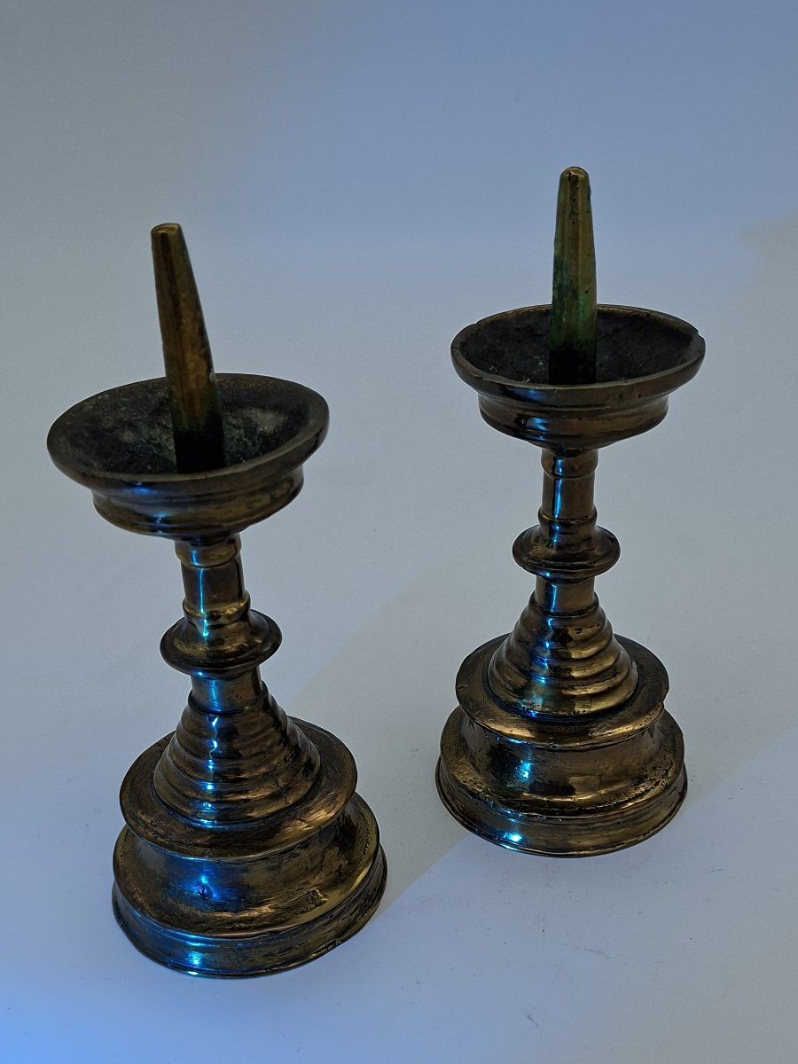  bougeoirs à picot  miniatures,  haute époque Flandres-photo-2