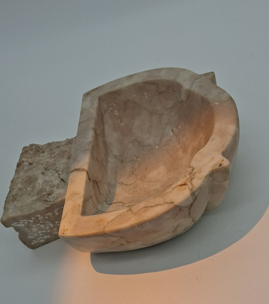 bénitier style roman en  marbre rose-photo-2