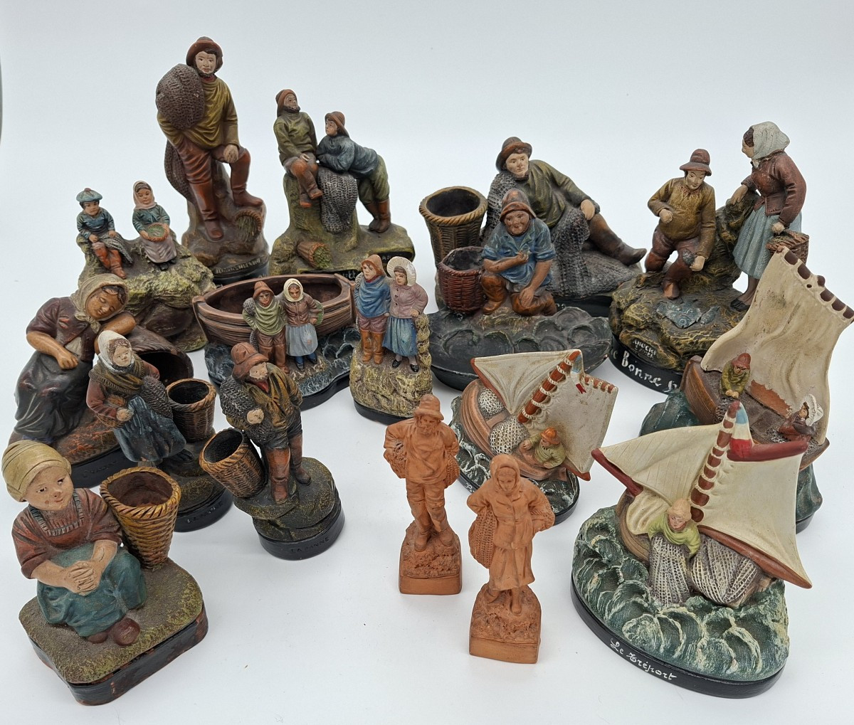 UNE ARMEE DE SANTONS MARINS  ILE D'ADAM