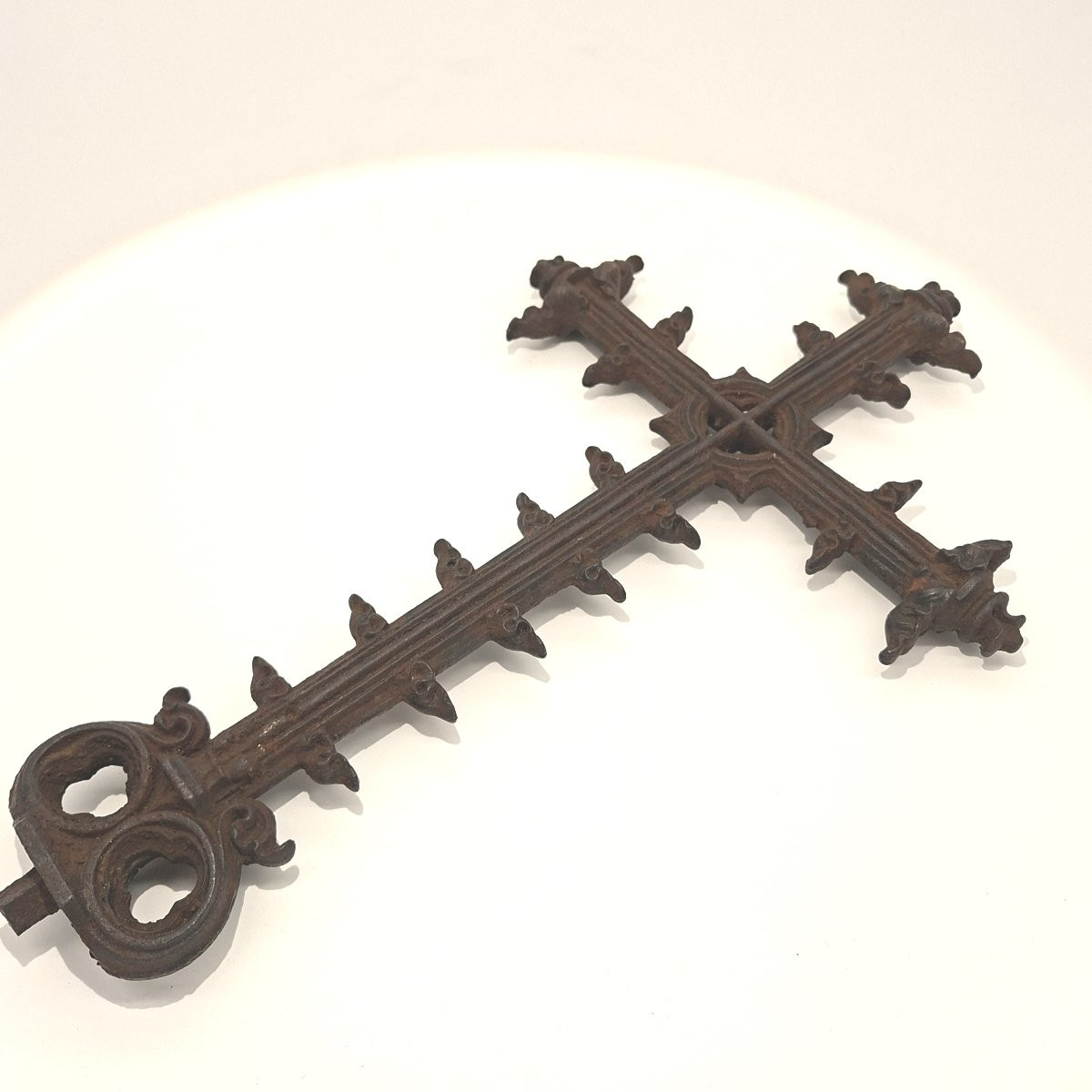 CROIX GOTHIQUE ECOTEE FER FORGE-photo-2