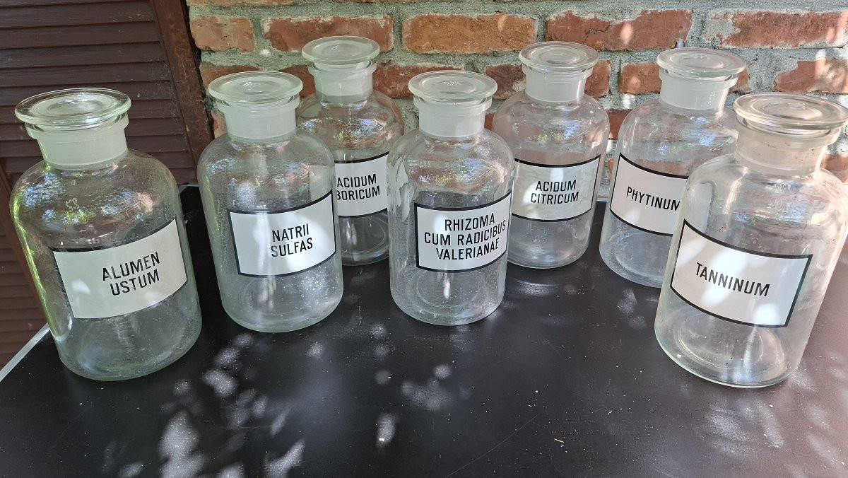 Set Of Large Enameled Pharmaceutical Emergency Bottles-photo-4