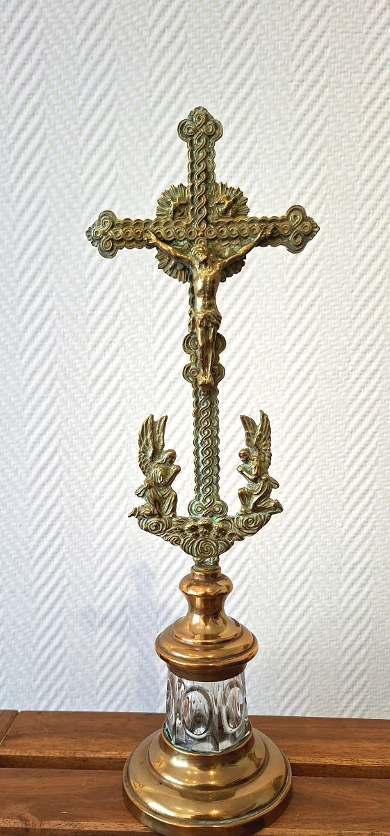 Regency Crucifice With Crystal Reliquary