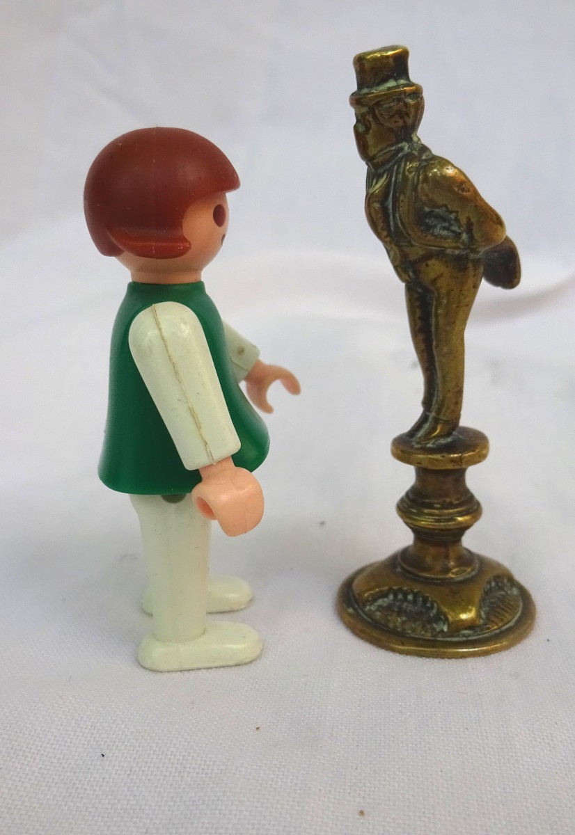 Bronze Seal And Tails