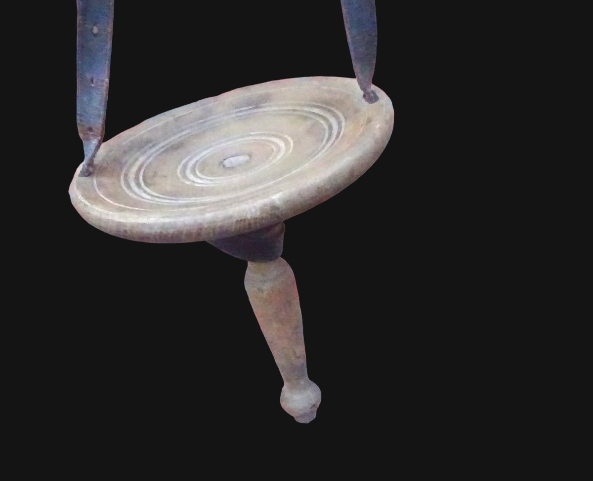 Aravis Butt-shaking Chair