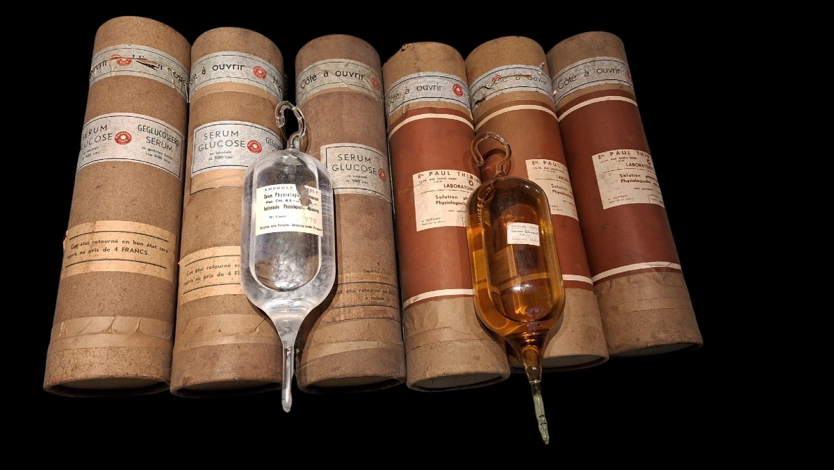 ampoules de perfusion de verre de 500cc,  nommées Baxter-photo-2