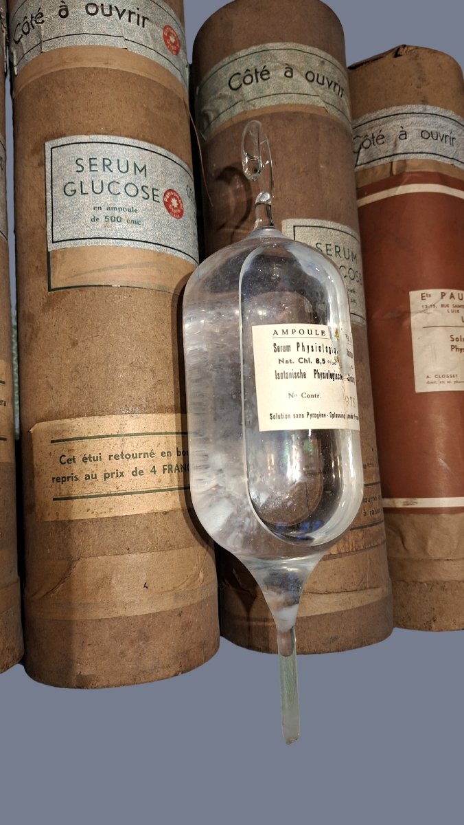 ampoules de perfusion de verre de 500cc,  nommées Baxter-photo-3