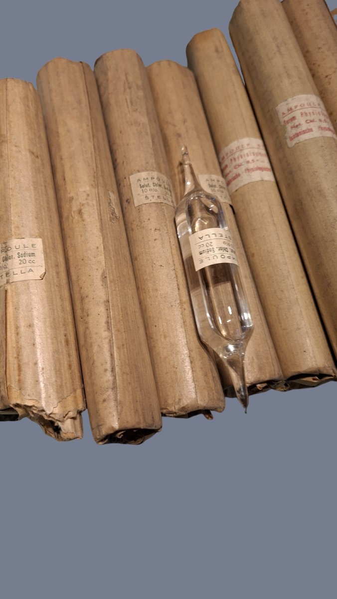 onze ampoules médicales pour injection  de chlorure de sodium…-photo-3