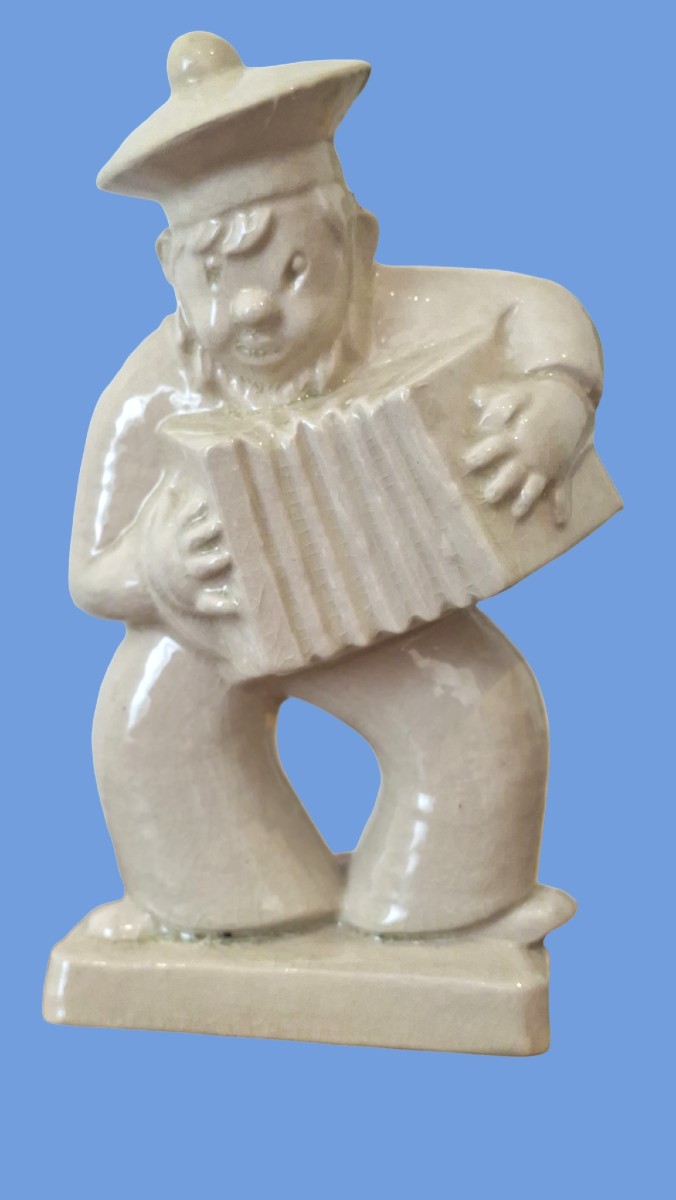 MARIN  ET SON ACCORDEON…FAIENCE CRAQUELEE ART DECO