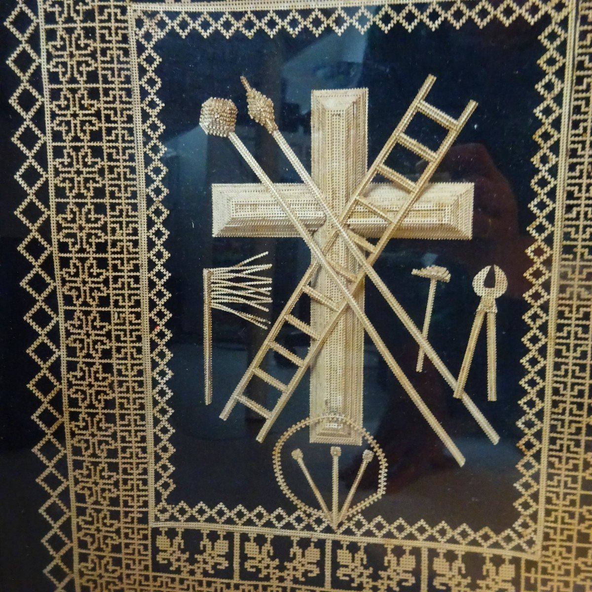 Single Piece Lace, Arma Christi And Paperolles-photo-4