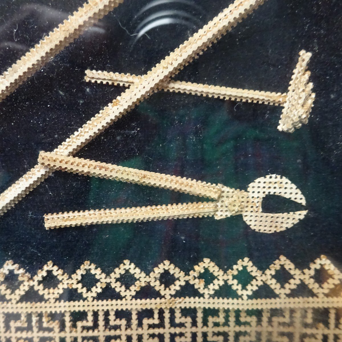 Single Piece Lace, Arma Christi And Paperolles-photo-3