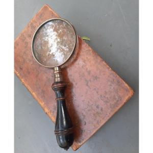 Hand Magnifying Glass Who Has Seen Others