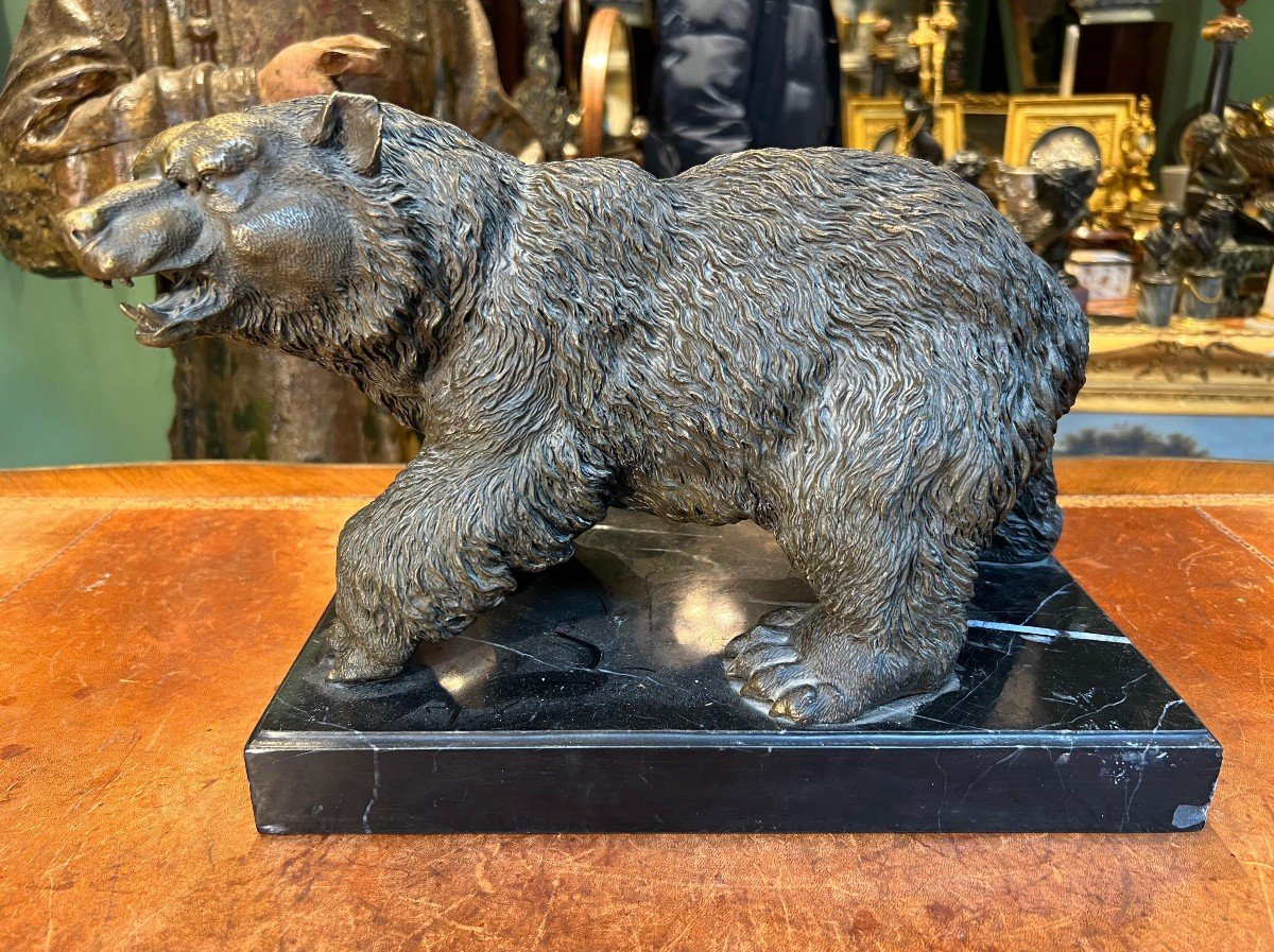 Statue En Bronze Avec Base En Marbre, Représentant Un Ours. Allemagne, Forêt-noire