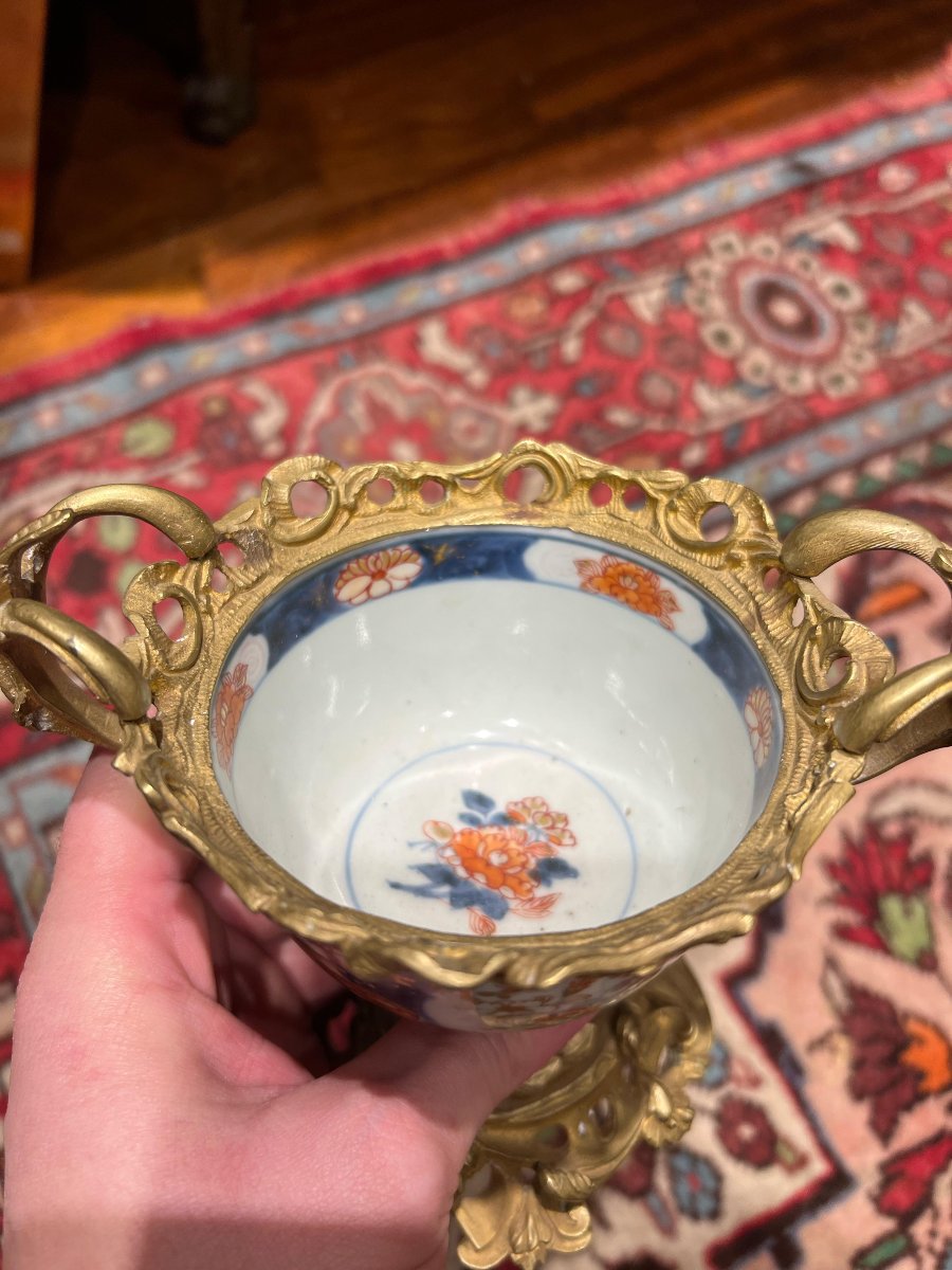 Bol en porcelaine Imari monté en bronze doré. France, XIXe Siècle-photo-2