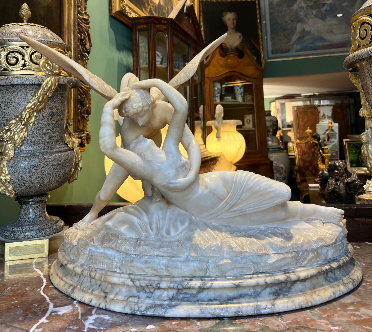 Sculpture en marbres variés "Amour et Psyché". XIXe siècle